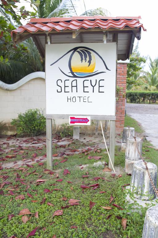 Sea Eye Hotel - Tropical Building Utila Exteriör bild